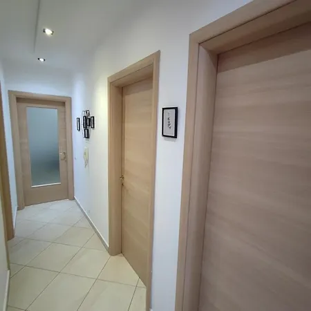 Apartament New Bazaar-apartment 2 *