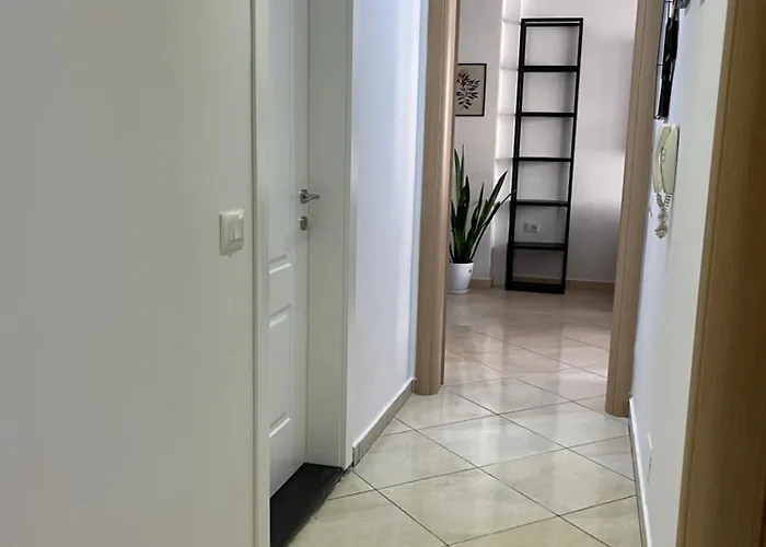 New Bazaar-apartment 2 * טיראנה
